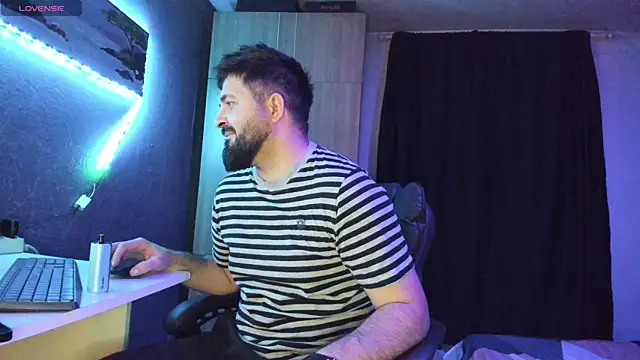 Snapshot of Eduu2322 chatting on 02-27-25, 10:53 Eduu2322 online show from 02-27-25, 10:53