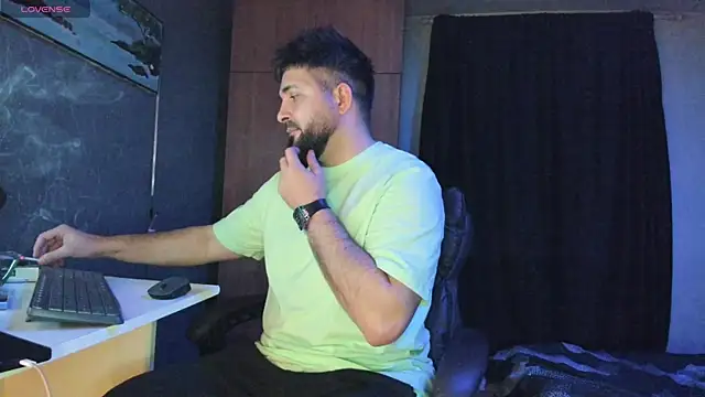 Snapshot of Eduu2322 chatting on 03-20-25, 10:29 Eduu2322 online show from 03-20-25, 10:29