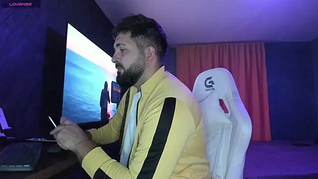 Snapshot of Eduu2322 chatting on 10-06-25, 08:17 Eduu2322 online show from 10-06-25, 08:17