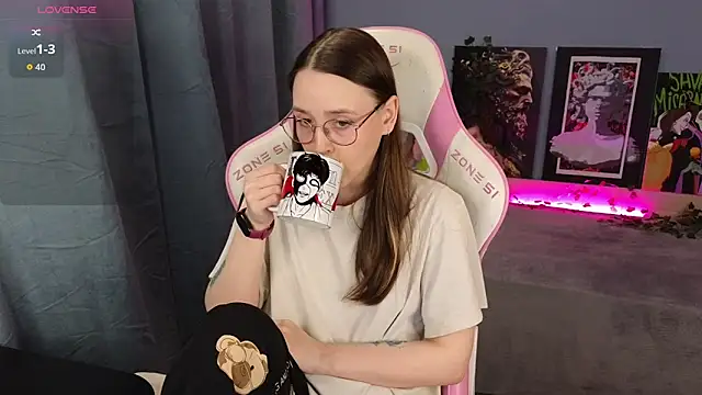 Sweet frosti online show from 04-19-26, 03:17