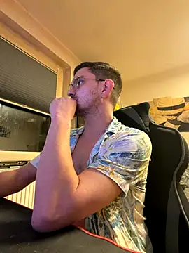 Shaiiboy online show from 10-25-25, 03:36