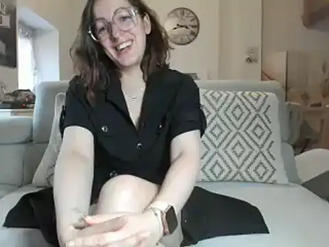 Snapshot of prunelle_sexy chatting on 10-18-25, 06:16 prunelle sexy online show from 10-18-25, 06:16