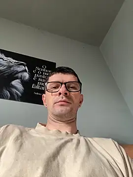 Juliano2289 online show from 05-27-26, 01:52