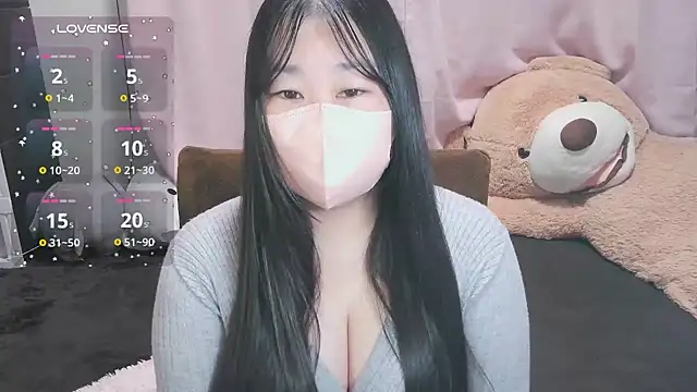 yuinyan3150 online show from 11-23-25, 12:21