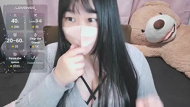 yuinyan3150 online show from 12-18-25, 01:11