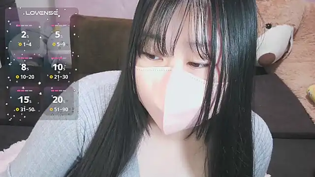 Snapshot of yuinyan3150 chatting on 02-10-26, 10:47 yuinyan3150 online show from 02-10-26, 10:47