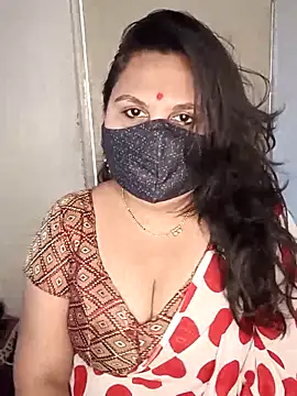 Snapshot of Love-priya chatting on 02-13-25, 07:45 Love-priya online show from 02-13-25, 07:45