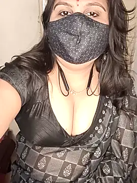 Snapshot of Love-priya chatting on 03-08-25, 06:43 Love-priya online show from 03-08-25, 06:43