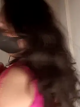 Snapshot of Love-priya chatting on 11-20-25, 08:14 Love-priya online show from 11-20-25, 08:14