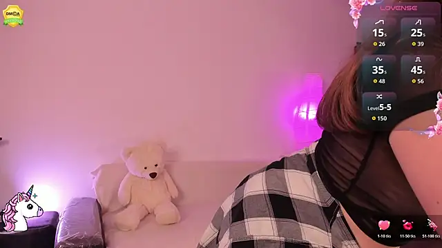 Snapshot of EvaUniporn chatting on 11-29-25, 03:15 EvaUniporn online show from 11-29-25, 03:15