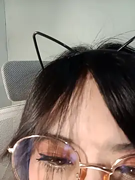 Snapshot of Chall_mee chatting on 01-11-26, 04:34 Chall mee online show from 01-11-26, 04:34