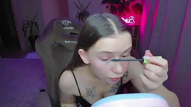 HelloRoxy online show from 12-05-24, 06:33