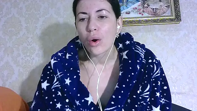 Snapshot of StunnigArt chatting on 12-02-25, 02:17 StunnigArt online show from 12-02-25, 02:17