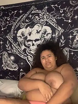 Snapshot of KittyLoroi chatting on 11-04-25, 04:44 KittyLoroi online show from 11-04-25, 04:44