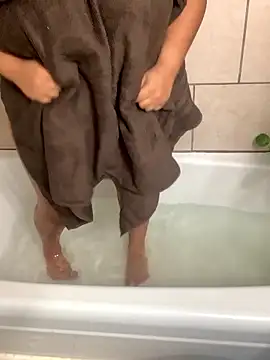 Snapshot of KittyLoroi chatting on 01-13-26, 06:51 KittyLoroi online show from 01-13-26, 06:51