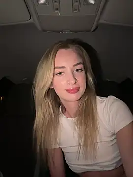 Snapshot of EvieEvans chatting on 01-23-25, 09:18 EvieEvans online show from 01-23-25, 09:18