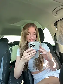 Snapshot of EvieEvans chatting on 09-09-25, 03:11 EvieEvans online show from 09-09-25, 03:11