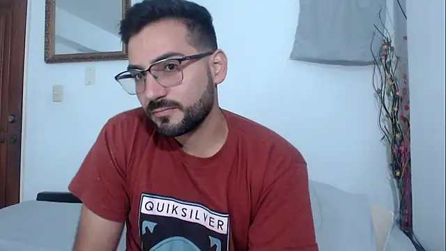 Snapshot of _Araboys_ chatting on 06-19-26, 12:37 Araboys online show from 06-19-26, 12:37