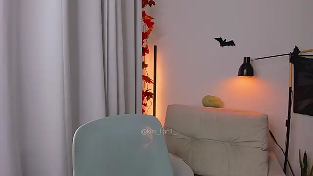 kim lian21 online show from 10-10-25, 12:15