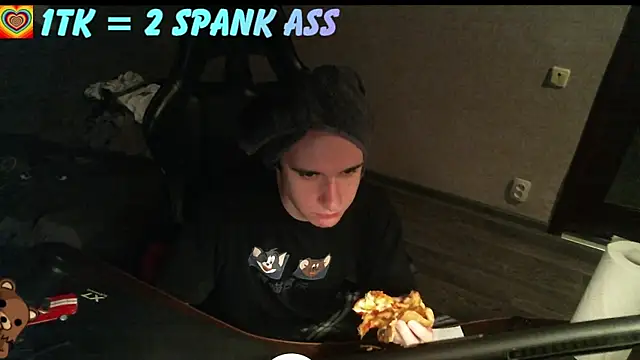 Snapshot of izilizi_23 chatting on 10-06-25, 06:38 izilizi 23 online show from 10-06-25, 06:38