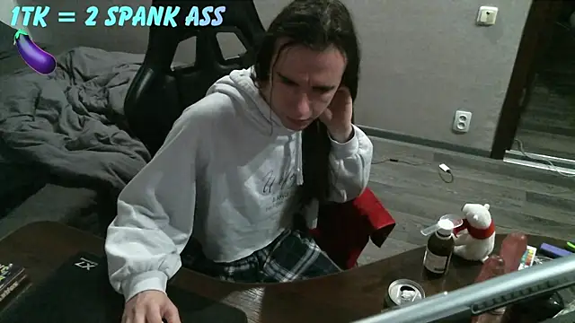 izilizi 23 online show from 05-17-26, 06:26