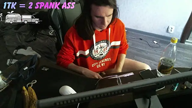 izilizi 23 online show from 06-18-26, 02:32
