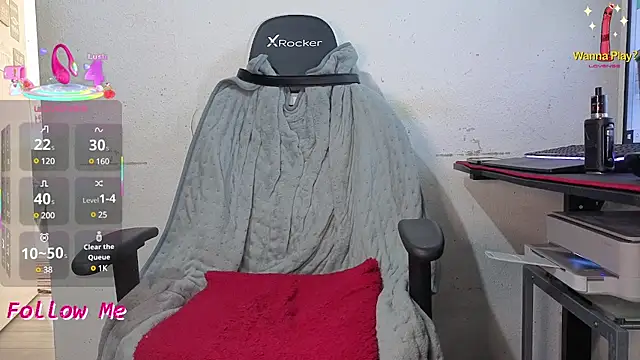 Snapshot of tall_guy323 chatting on 03-21-25, 10:28 tall guy323 online show from 03-21-25, 10:28