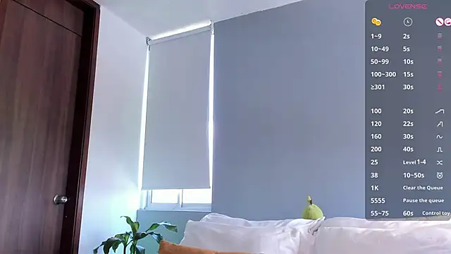 santiago 01 online show from 04-12-26, 03:28