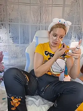 NaomiShimizu online show from 12-15-25, 09:08