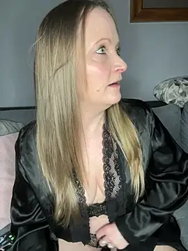 HoneyBluex online show from 02-13-25, 04:07