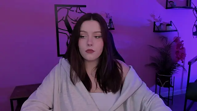 CoralineKeyns online show from 12-17-24, 11:39