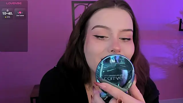 CoralineKeyns online show from 02-18-25, 05:20