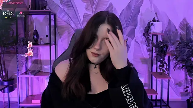 CoralineKeyns online show from 10-24-25, 07:49