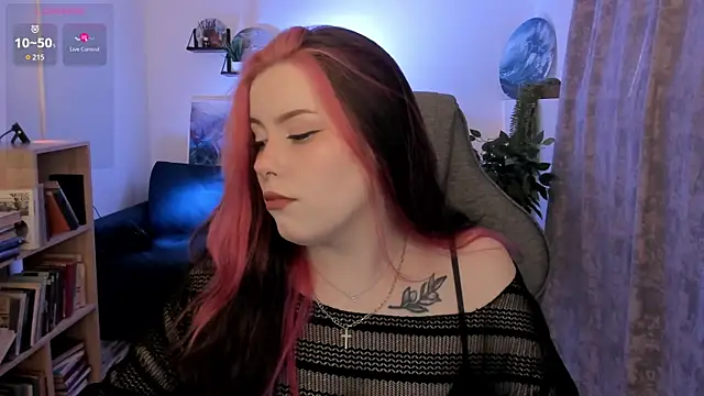 Snapshot of CoralineKeyns chatting on 05-19-26, 05:14 CoralineKeyns online show from 05-19-26, 05:14