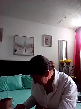 Cameron puppy online show from 09-17-25, 06:09