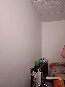 Cameron puppy online show from 10-21-25, 05:35