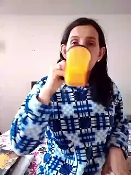 Cameron puppy online show from 10-30-25, 07:25