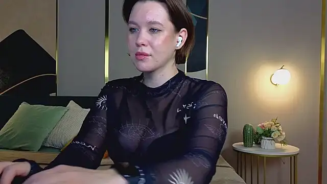 Snapshot of katy__moonj chatting on 10-01-25, 01:00 katy moonj online show from 10-01-25, 01:00