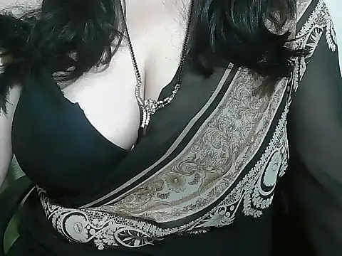 Snapshot of rehana_housewife chatting on 05-20-26, 03:45 rehana housewife online show from 05-20-26, 03:45