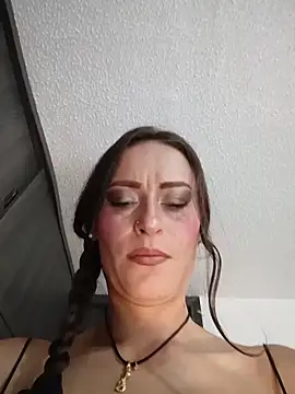 Snapshot of JadeHiilton chatting on 02-25-26, 12:15 JadeHiilton online show from 02-25-26, 12:15