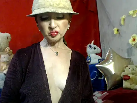 hottieperla online show from 01-28-25, 07:42