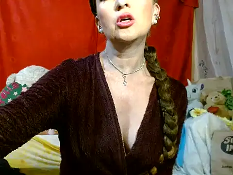 hottieperla online show from 06-07-26, 04:00