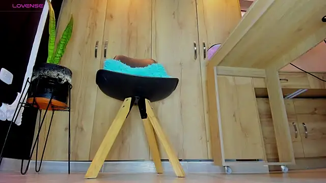 Snapshot of Vero_Starxx chatting on 02-21-25, 09:43 Vero Starxx online show from 02-21-25, 09:43