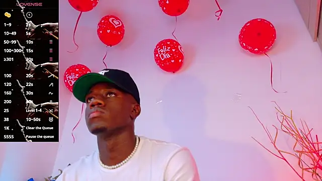 Snapshot of mike_wallace chatting on 03-09-25, 12:00 mike wallace online show from 03-09-25, 12:00