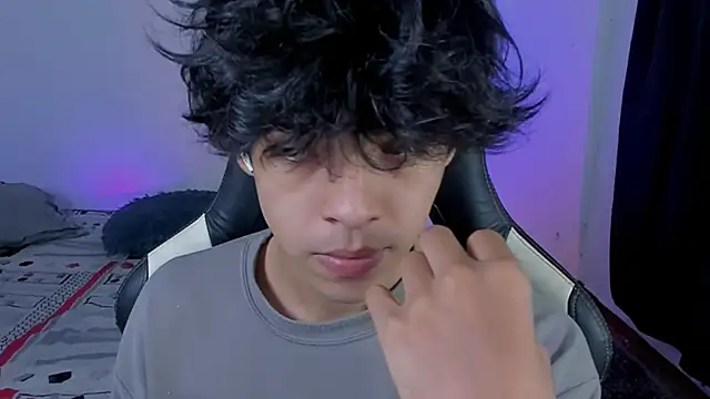 Alan26  online show from 11-23-25, 03:17