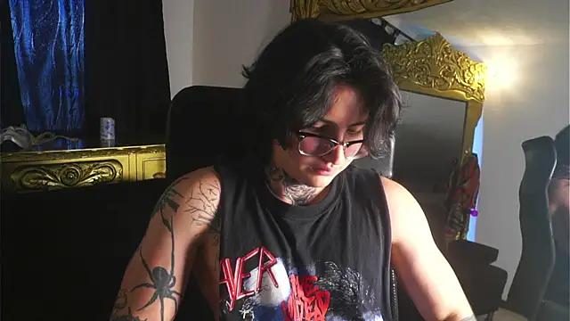 dantecoppolaa  online show from 12-31-24, 07:18