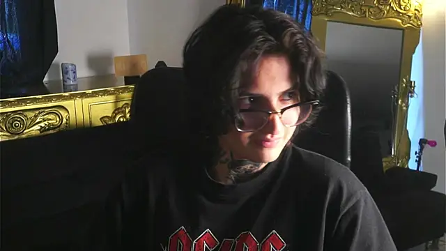 dantecoppolaa  online show from 01-06-25, 07:35