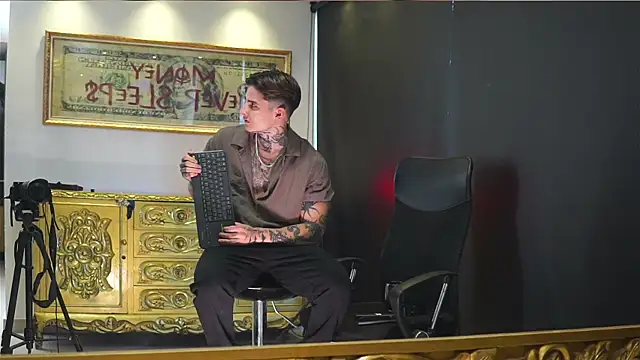 dantecoppolaa  online show from 07-24-26, 05:44
