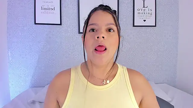 Natasha harper online show from 10-22-25, 11:43