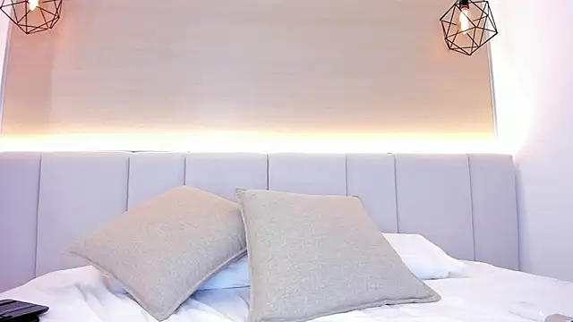 Snapshot of aprilalen chatting on 11-20-25, 07:30 aprilalen online show from 11-20-25, 07:30